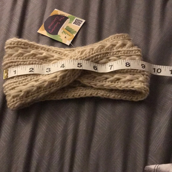 ❤️🎉final price drop🎉🎉 Ivory Twist Headband - Picture 3 of 3